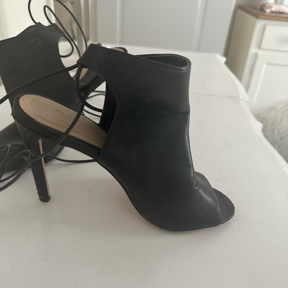 Women’s Aldo Lace Up Heels - Picture 3 of 3